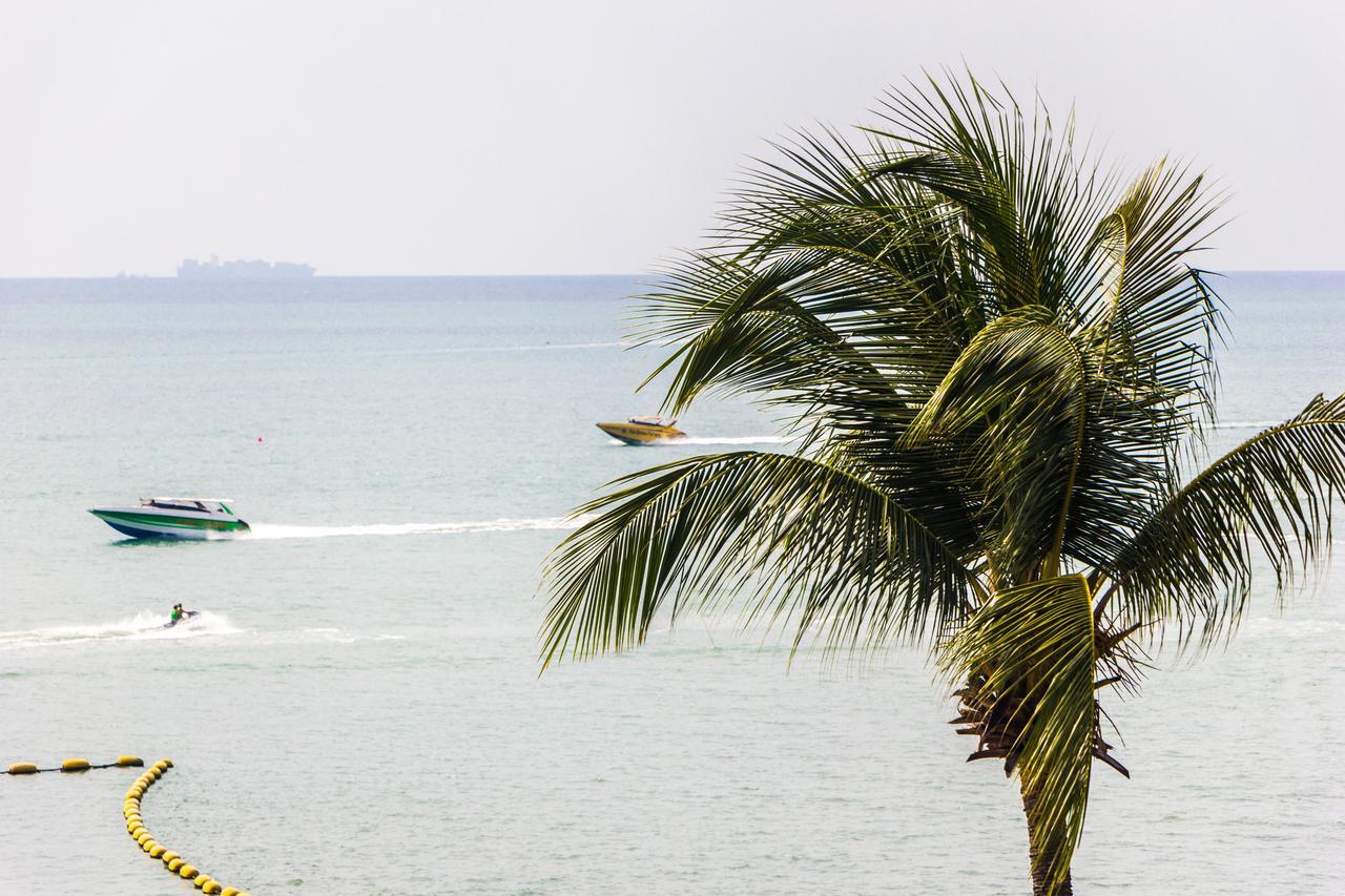 Hôtel Barfly Pattaya à Jomtien Beach Extérieur photo